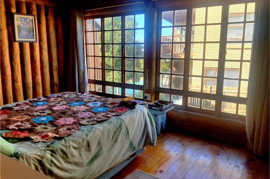 3 Bedroom Property for Sale in Boggomsbaai Western Cape